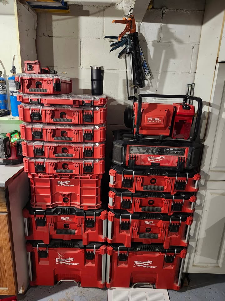 I can honestly say I have an addiction to tools, Namely milwaukee tools 🤣 - Image 1