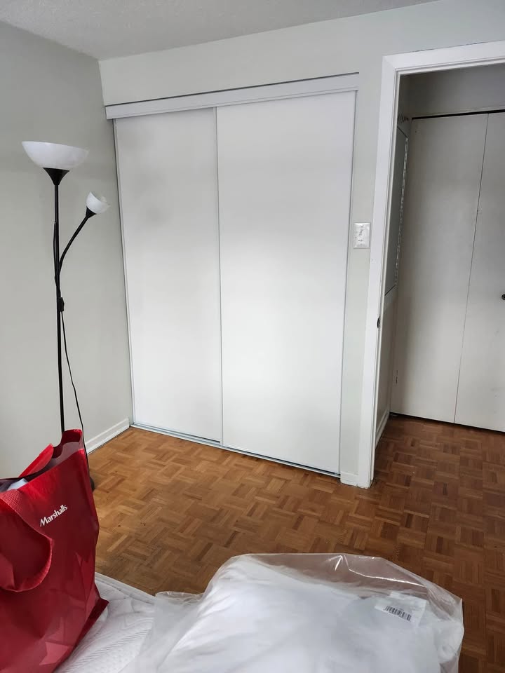 Sliding closet door replacement available - Image 1