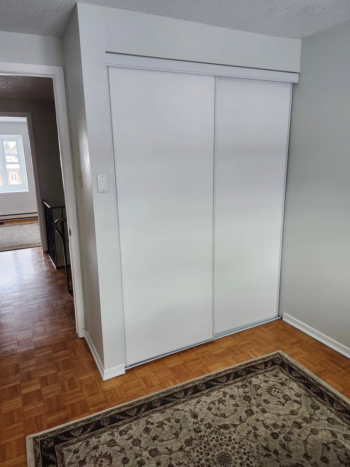 Sliding closet door replacement available - Image 3