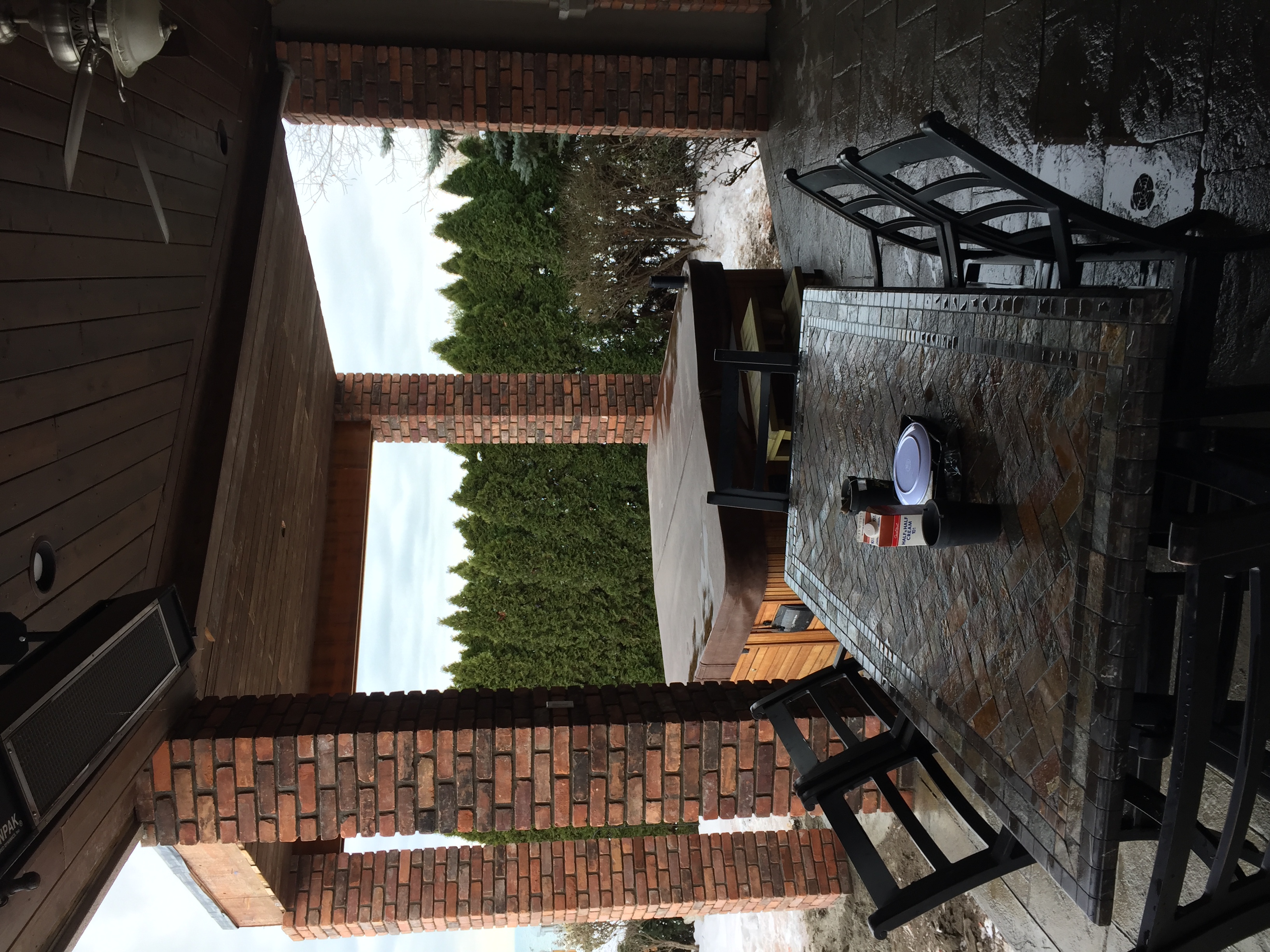 Erect columns out of reclaimed bricks