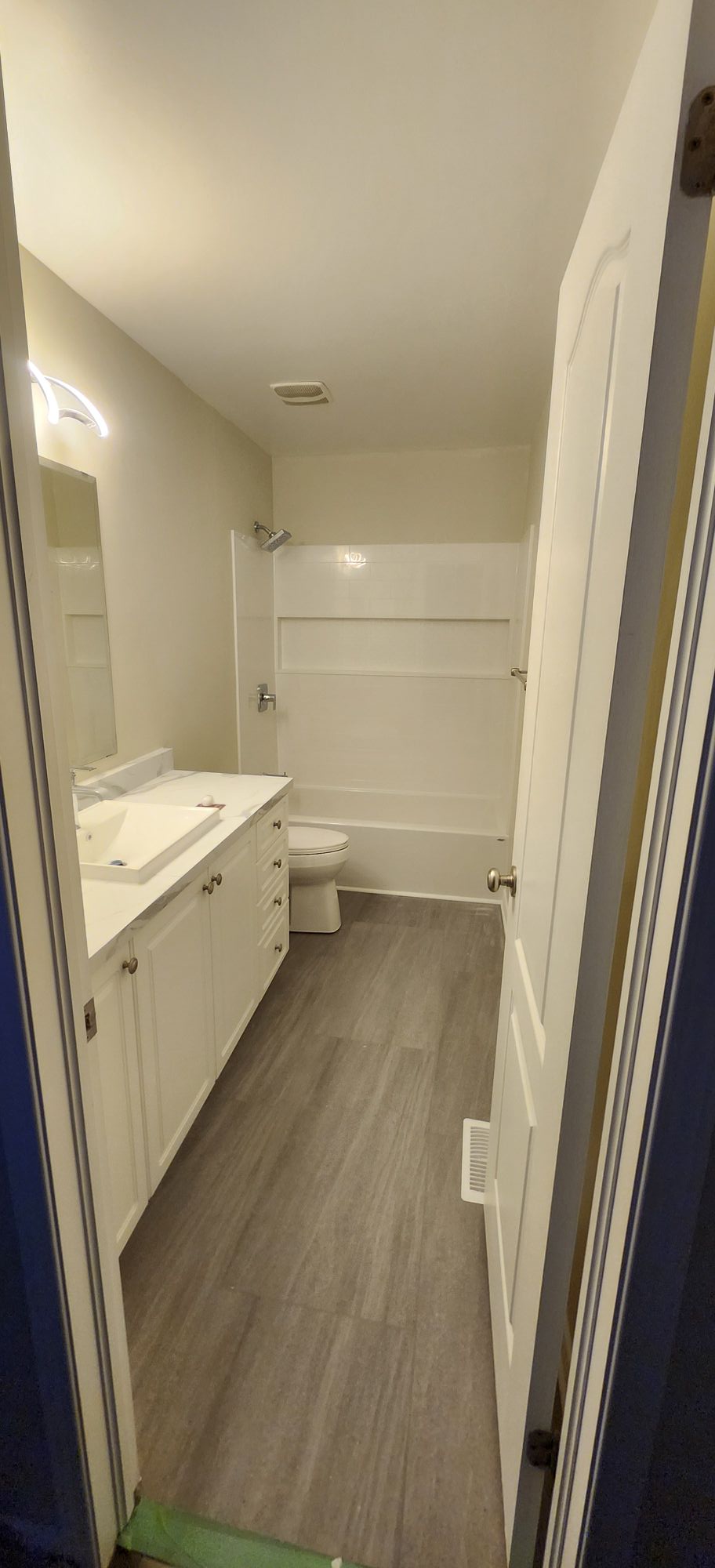 A small bathroom renovation in Kanata - After