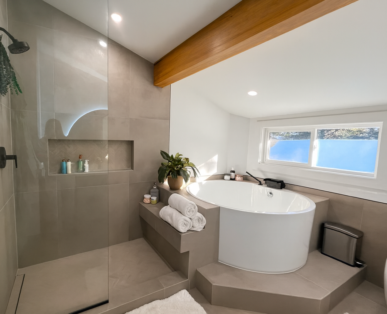 Bathroom renovation in Ottawa central - after photo 1